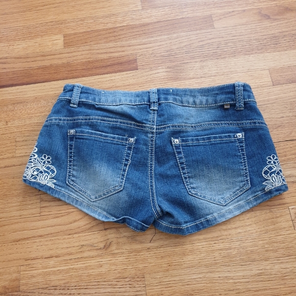 Almost Famous Lace Jean Shorts 3 - Picture 2 of 4